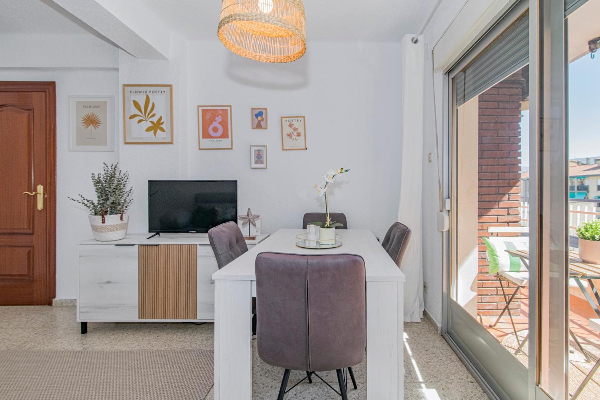 Delfin Retreat Con Terraza Junto A Parada De Metro Гранада Екстериор снимка