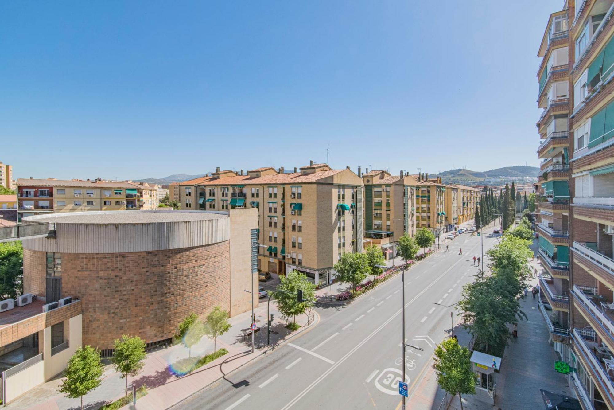 Delfin Retreat Con Terraza Junto A Parada De Metro Гранада Екстериор снимка
