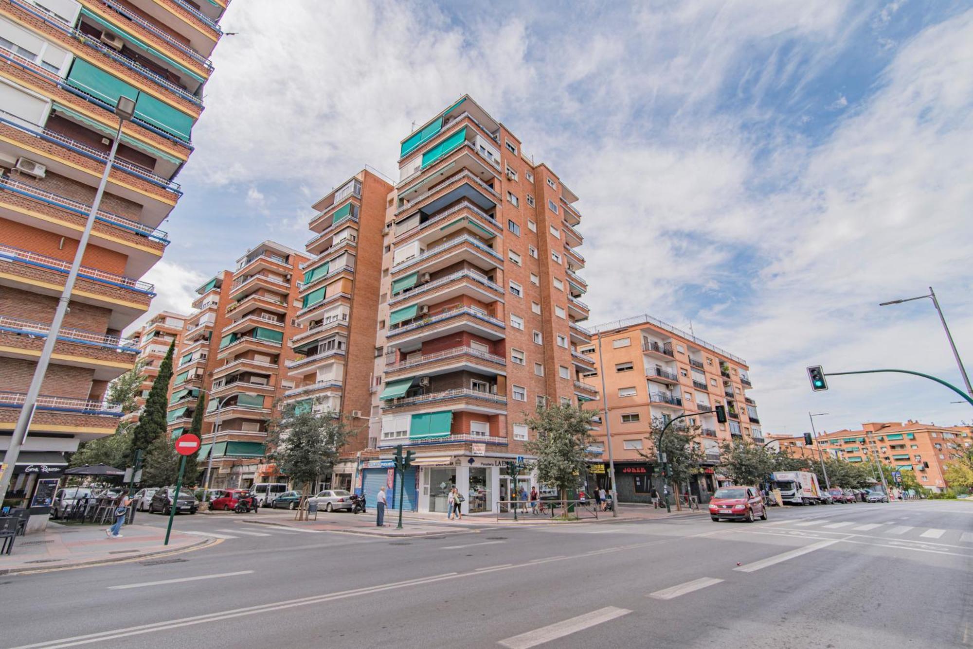 Delfin Retreat Con Terraza Junto A Parada De Metro Гранада Екстериор снимка