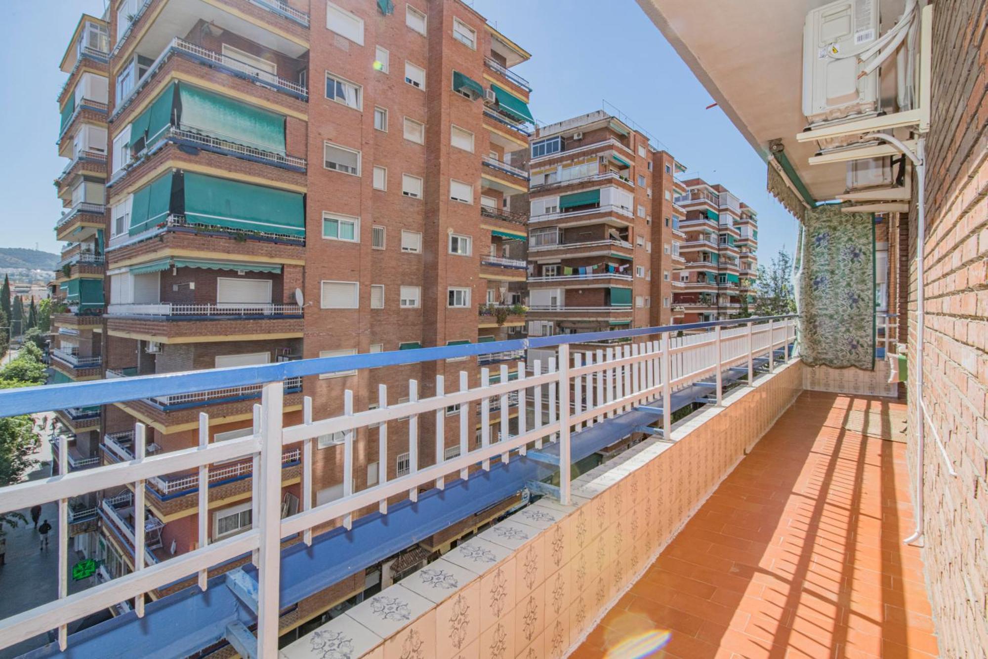 Delfin Retreat Con Terraza Junto A Parada De Metro Гранада Екстериор снимка