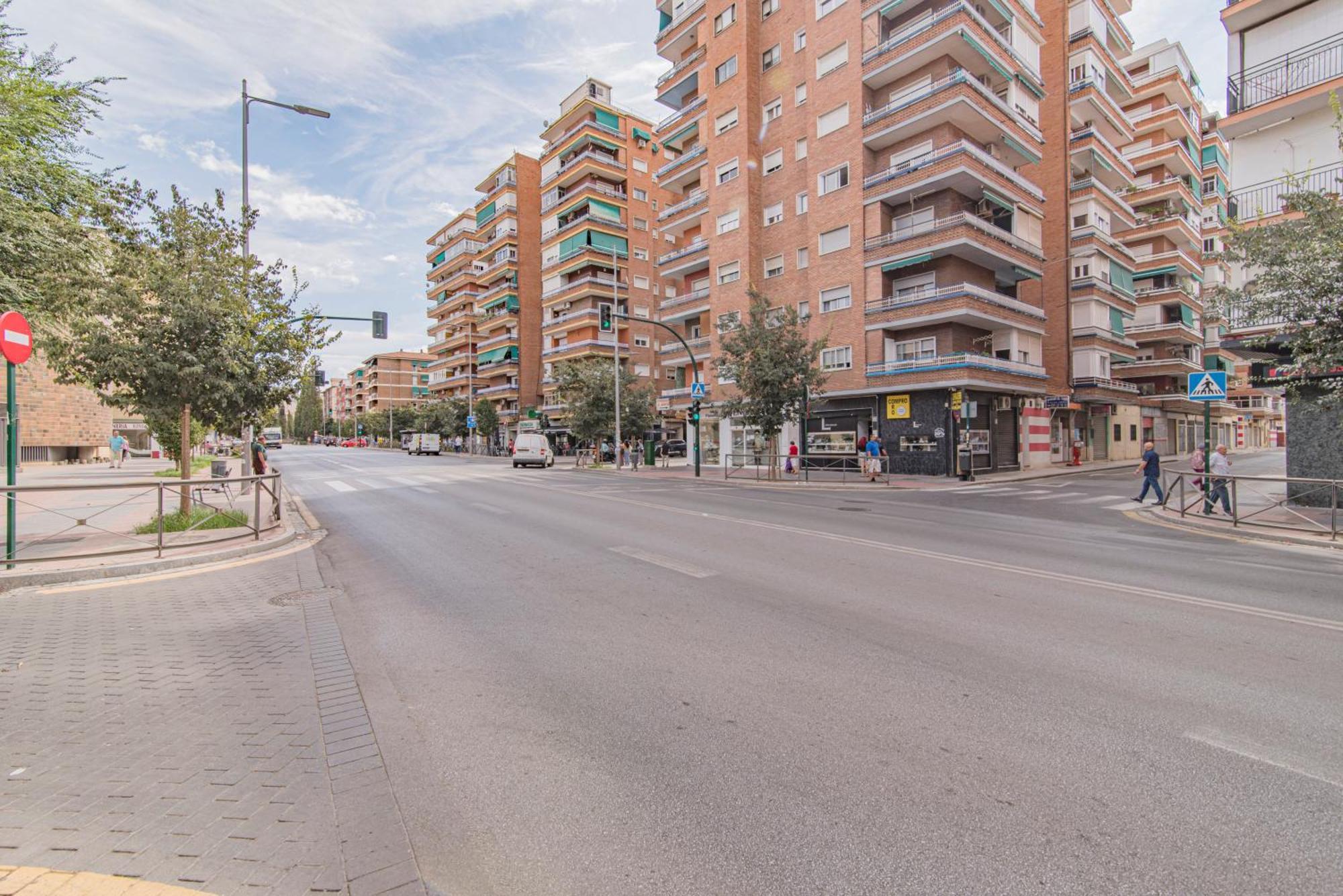 Delfin Retreat Con Terraza Junto A Parada De Metro Гранада Екстериор снимка