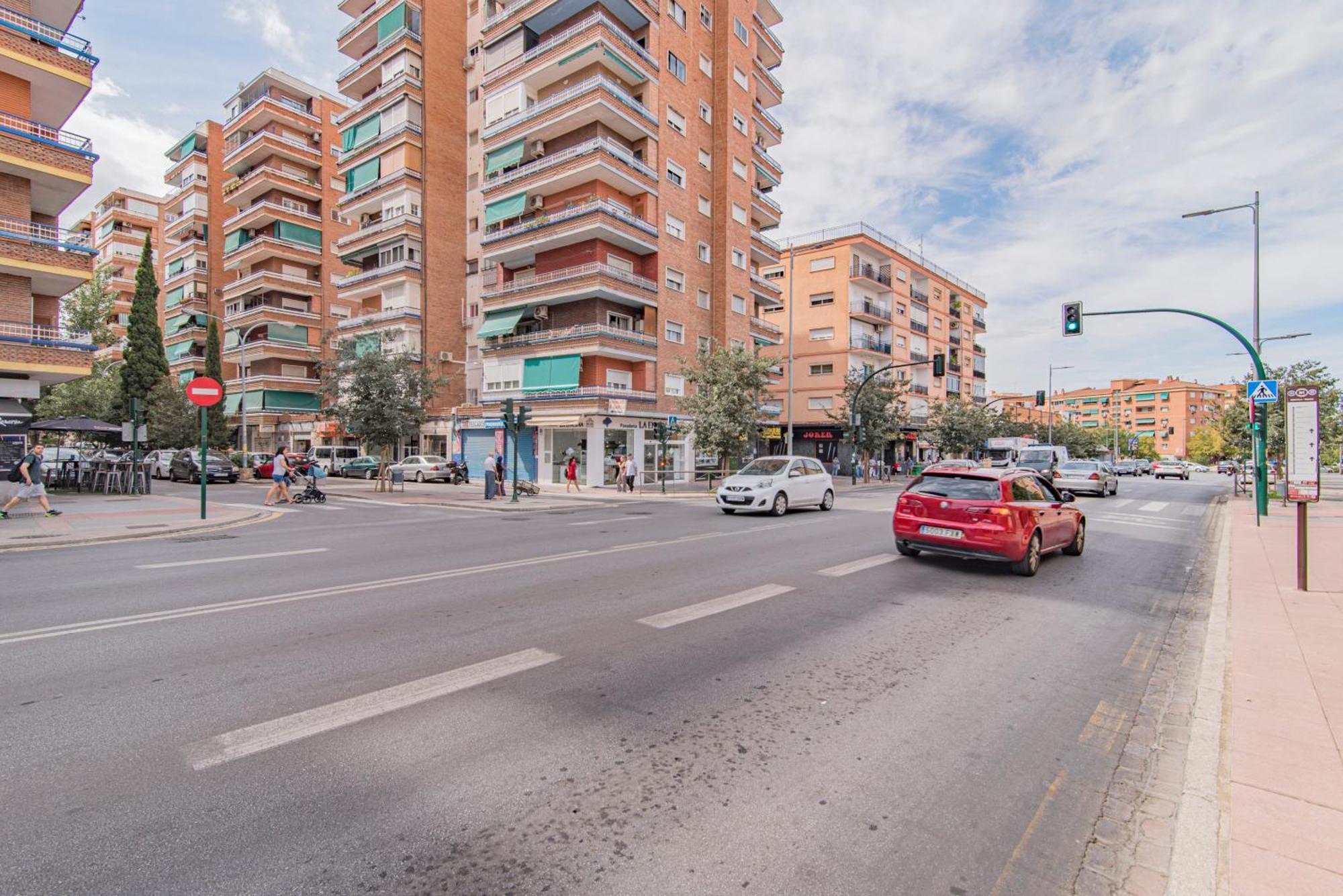 Delfin Retreat Con Terraza Junto A Parada De Metro Гранада Екстериор снимка